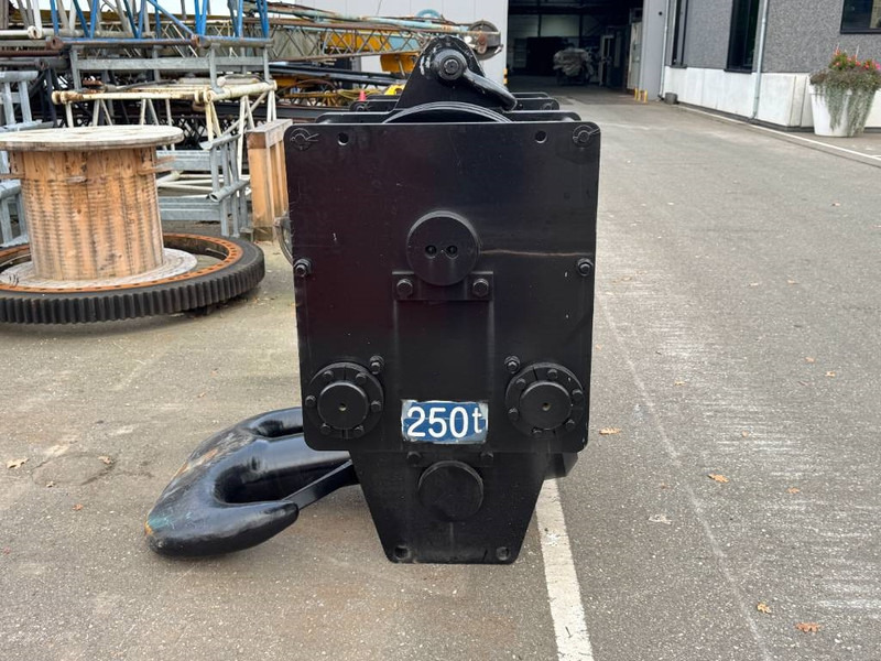 Kobelco CKE 2500 - Loader crane for Construction machinery: picture 4 Kobelco CKE 2500 - Loader crane for Construction machinery: picture 4