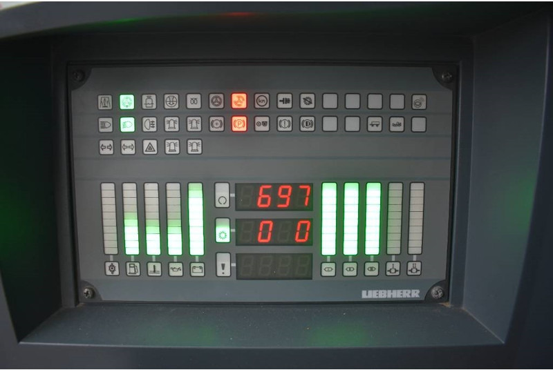 All terrain crane Liebherr LTM1055-3.2: picture 12