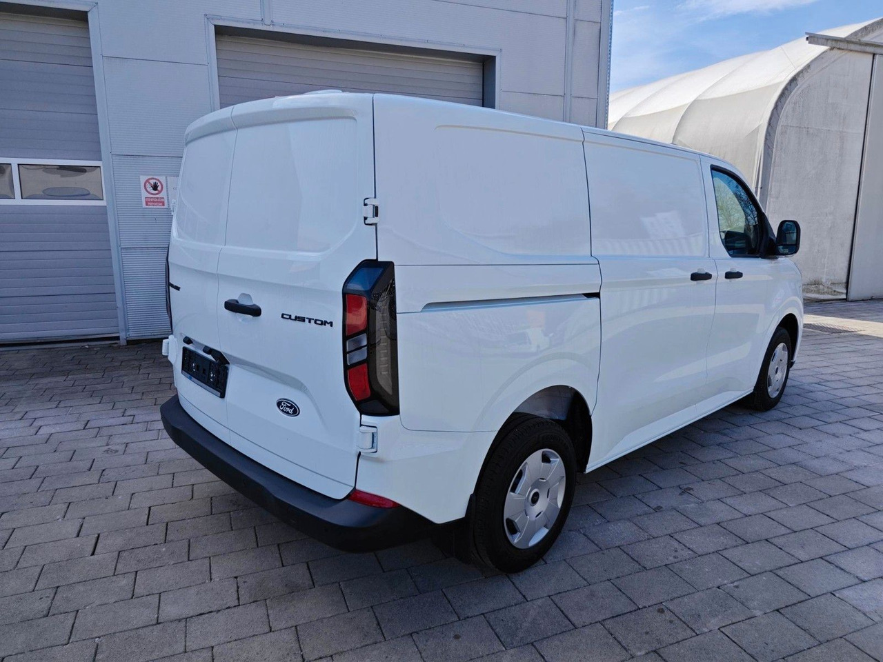 Ford Custom Trend 280 L1H1 110 PS - Small van: picture 2 Ford Custom Trend 280 L1H1 110 PS - Small van: picture 2