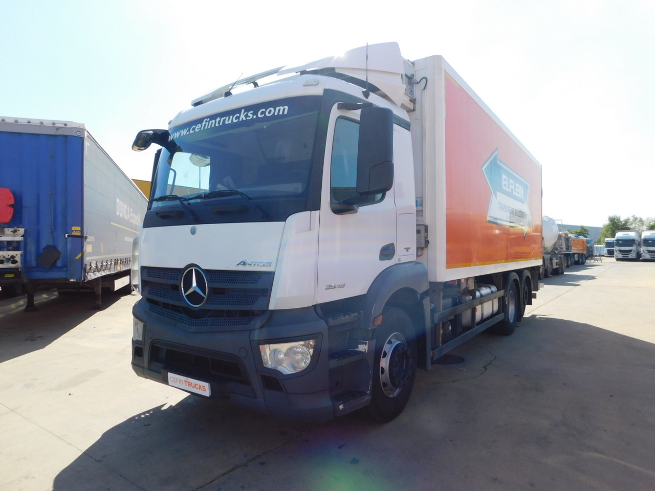 Mercedes Antos - Refrigerator truck: picture 1 Mercedes Antos - Refrigerator truck: picture 1