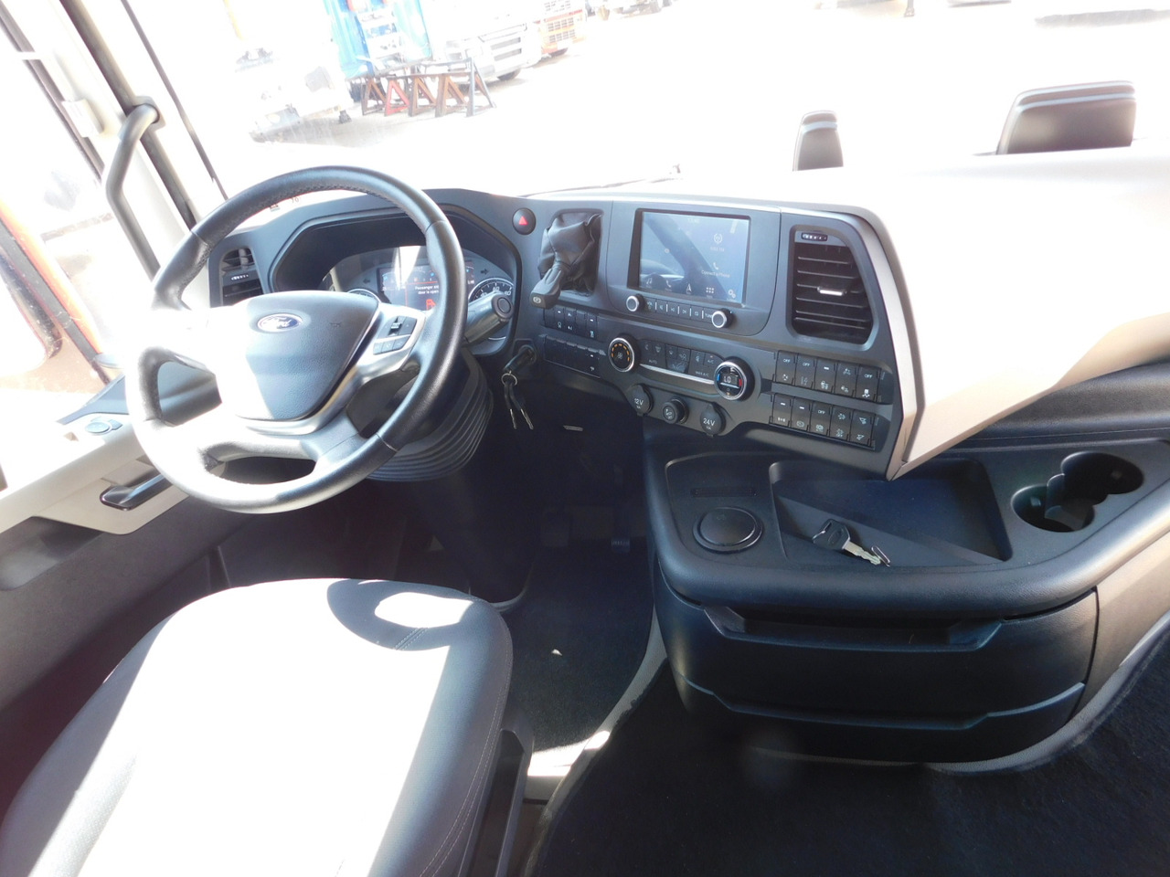 Tractor unit Ford F max ll 4x2 scab e6 12tx2620: picture 7
