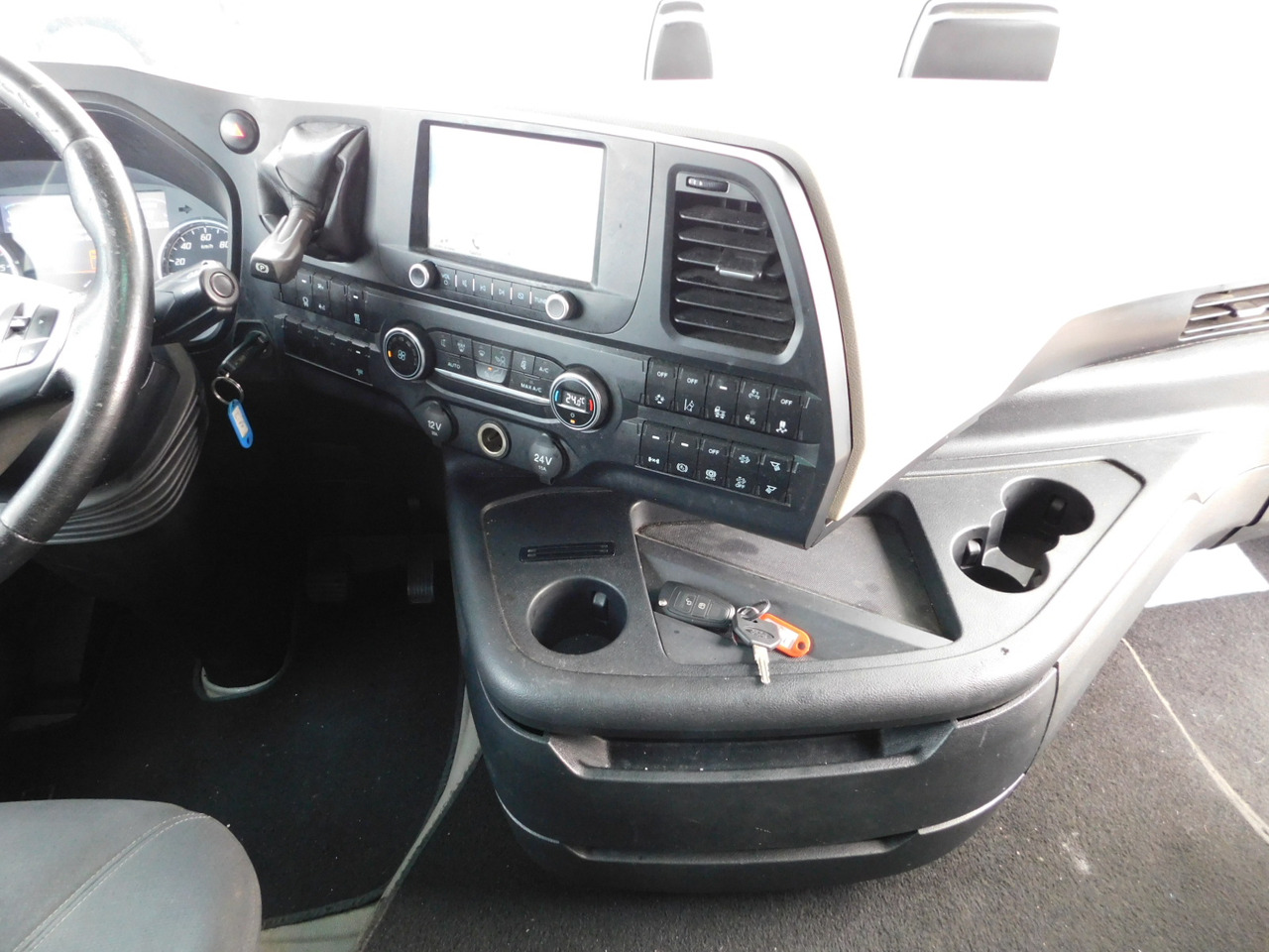 Tractor unit Ford F max ll 4x2 scab e6 12tx2620: picture 7 Tractor unit Ford F max ll 4x2 scab e6 12tx2620: picture 7