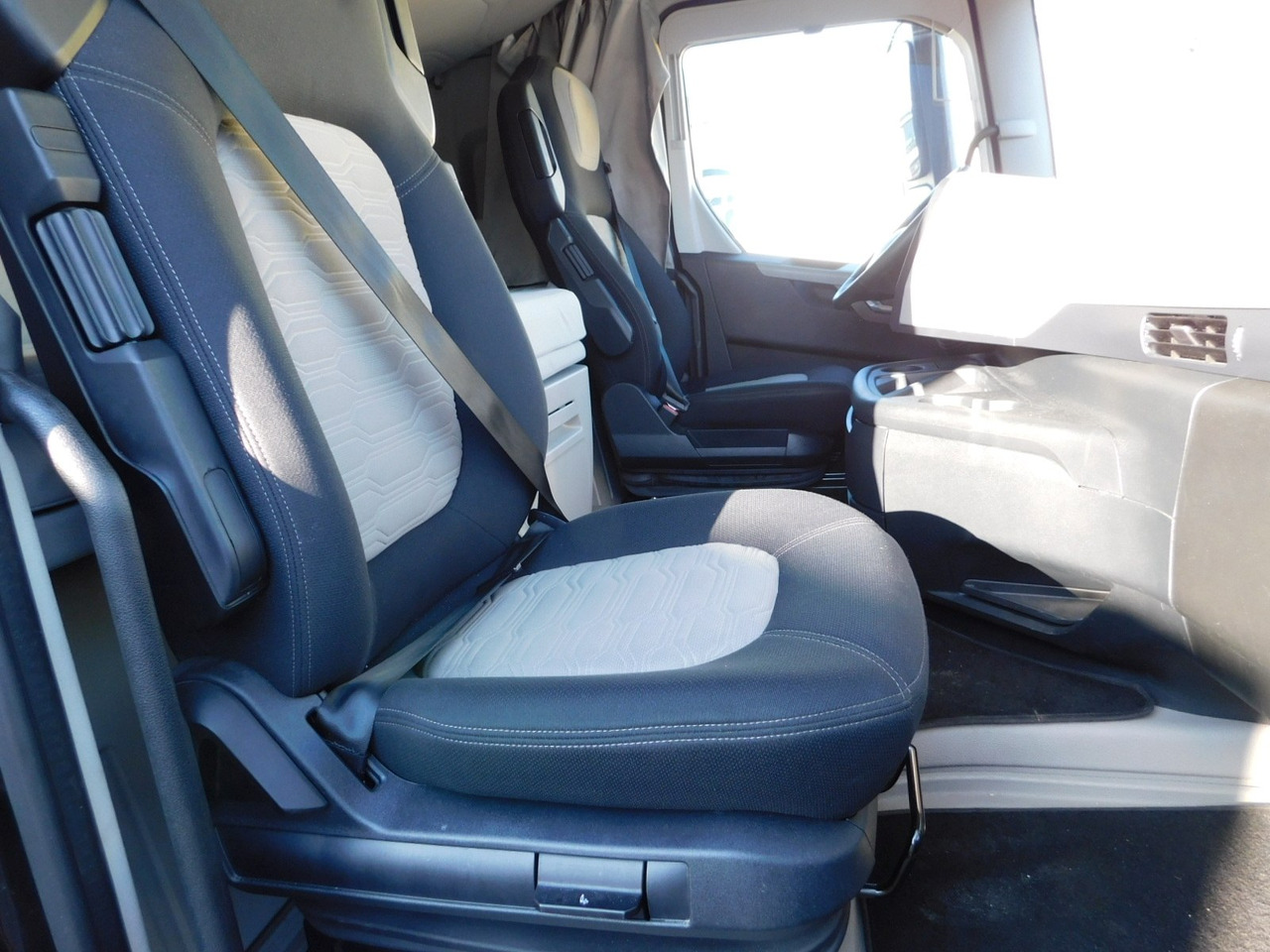 Ford F max ll 4x2 scab e6 eco 16spdamt ecotorq - Tractor unit: picture 5 Ford F max ll 4x2 scab e6 eco 16spdamt ecotorq - Tractor unit: picture 5