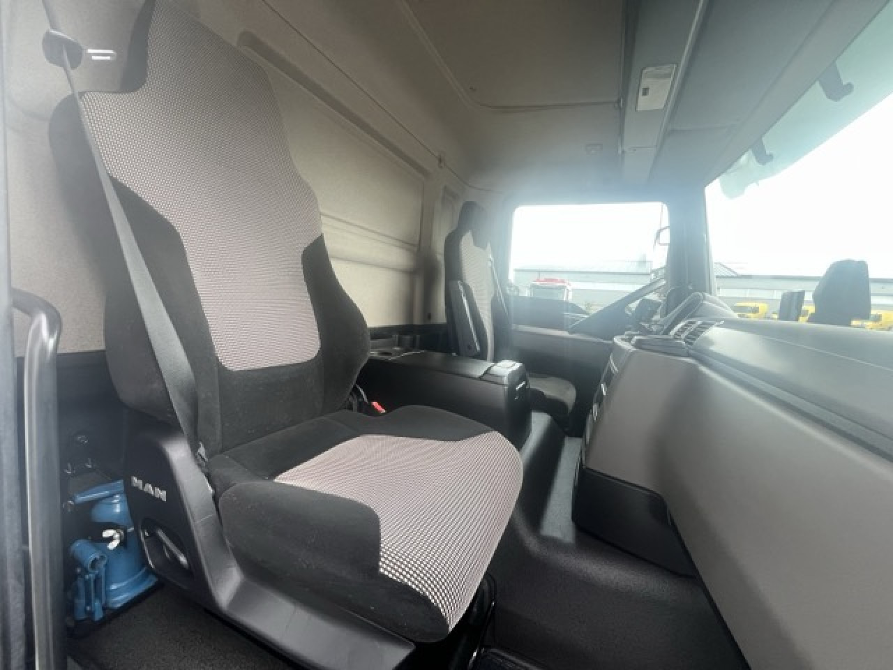MAN TGM 15.290 4x2 LL Tiefkühler ATP 08.2028 Euro6 - Refrigerated van: picture 4 MAN TGM 15.290 4x2 LL Tiefkühler ATP 08.2028 Euro6 - Refrigerated van: picture 4