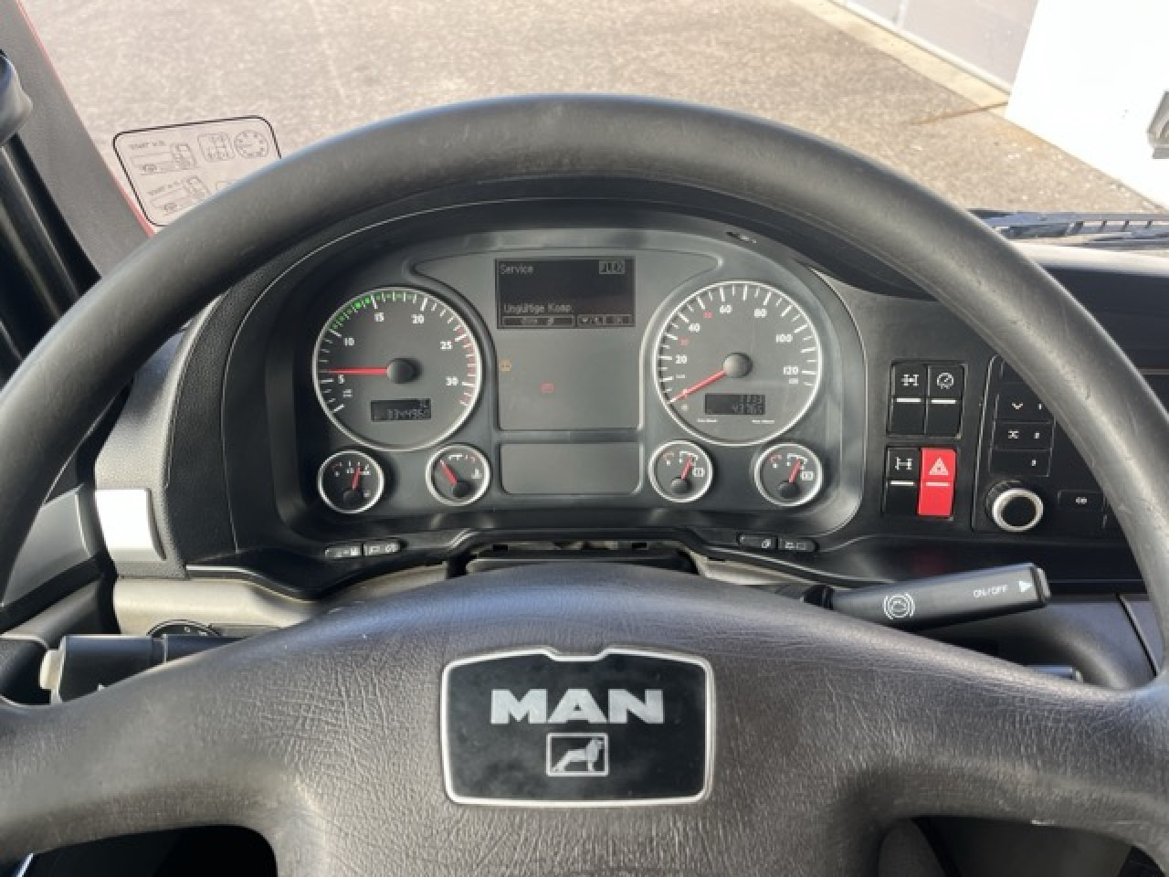 MAN TGS 33.440 6x4 BB mit Heckkran HIAB 166ES-4 Euro5 - Tipper, Crane truck: picture 3 MAN TGS 33.440 6x4 BB mit Heckkran HIAB 166ES-4 Euro5 - Tipper, Crane truck: picture 3