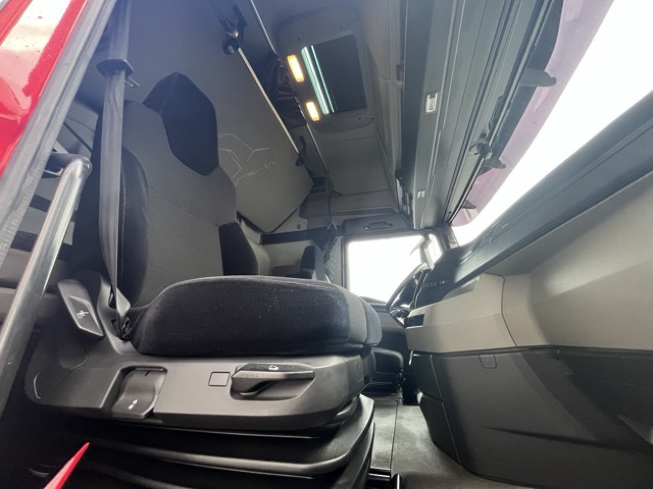 MAN TGX 18.510 4x2 LL SA Euro6 Retarder Klima ZV - Tractor unit: picture 4 MAN TGX 18.510 4x2 LL SA Euro6 Retarder Klima ZV - Tractor unit: picture 4