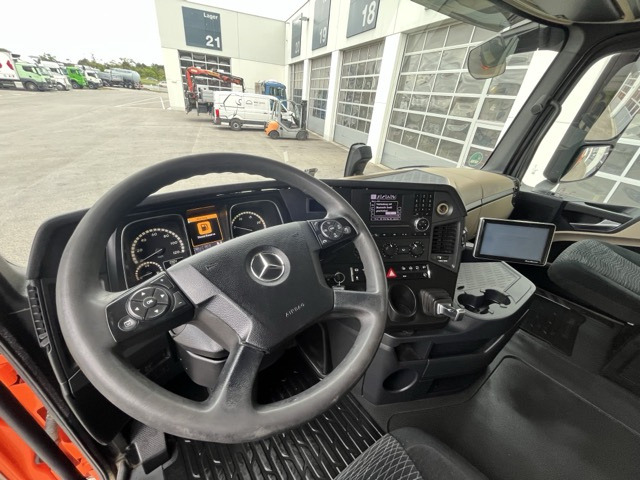 MERCEDES-BENZ 18.45 mit Kipphydraulik Euro6 Retarder Klima ZV - Tractor unit: picture 2 MERCEDES-BENZ 18.45 mit Kipphydraulik Euro6 Retarder Klima ZV - Tractor unit: picture 2