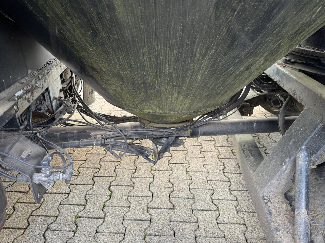 Silo semi-trailer 97WSL 33-24 Siloauflieger Welgro 97WSL 33-24 Siloauflieger, Lenkachse, 8 Kammern, ca. 51m³: picture 14 Silo semi-trailer 97WSL 33-24 Siloauflieger Welgro 97WSL 33-24 Siloauflieger, Lenkachse, 8 Kammern, ca. 51m³: picture 14