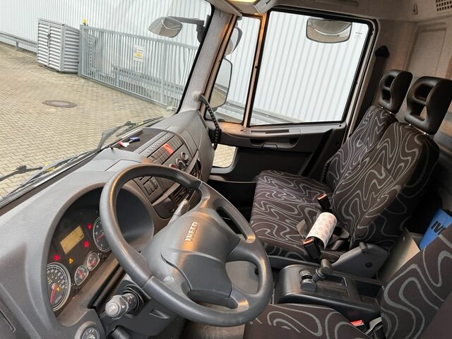 Interior photo 2: Box truck EuroCargo ML140E28 4x2 EuroCargo ML140E28 4x2, 41 cbm