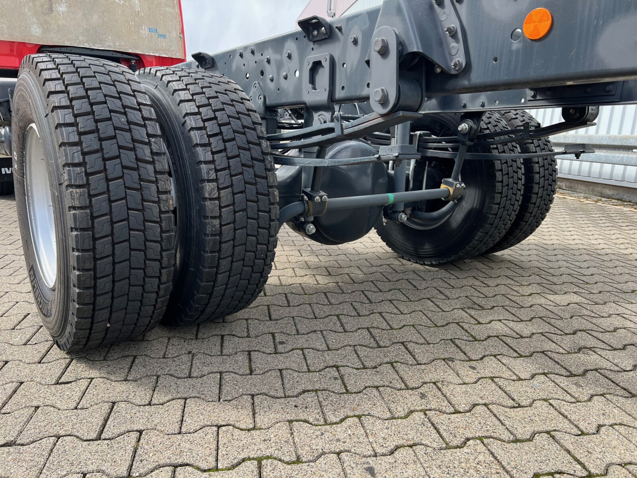 EuroCargo ML160E32 4x2 EuroCargo ML160E32 4x2 - Hook lift truck: picture 2 EuroCargo ML160E32 4x2 EuroCargo ML160E32 4x2 - Hook lift truck: picture 2