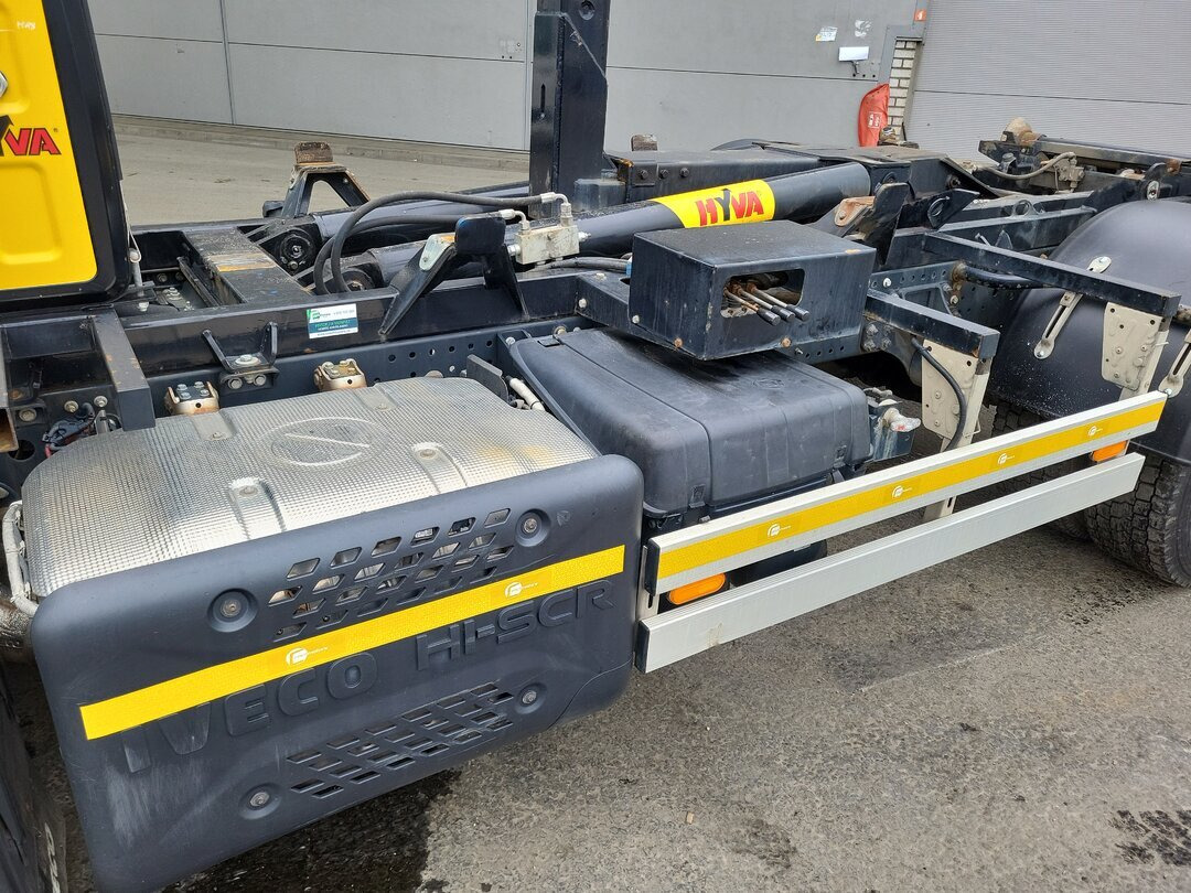 Hook lift truck Iveco EuroCargo ML120E22 4x2 EuroCargo ML120E22 4x2, City-Abroller: picture 6 Hook lift truck Iveco EuroCargo ML120E22 4x2 EuroCargo ML120E22 4x2, City-Abroller: picture 6