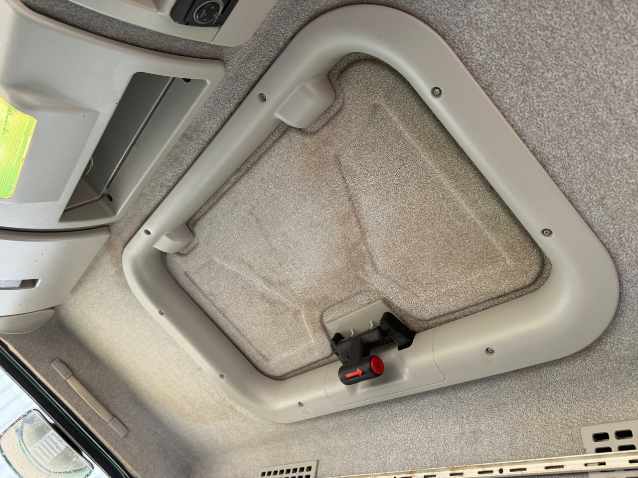 Iveco ML80E18/P 4x2 ML80E18/P 4x2, City-Abroller - Hook lift truck: picture 5 Iveco ML80E18/P 4x2 ML80E18/P 4x2, City-Abroller - Hook lift truck: picture 5