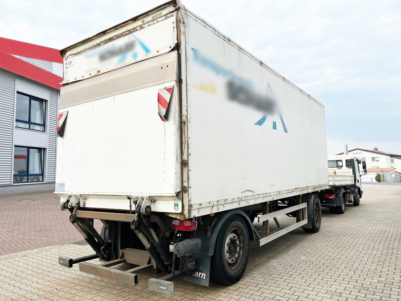Closed box trailer KA-F 18/74E Ackermann, Oschersl. KA-F 18/74E mit LBW MBB, 44cbm: picture 9 Closed box trailer KA-F 18/74E Ackermann, Oschersl. KA-F 18/74E mit LBW MBB, 44cbm: picture 9