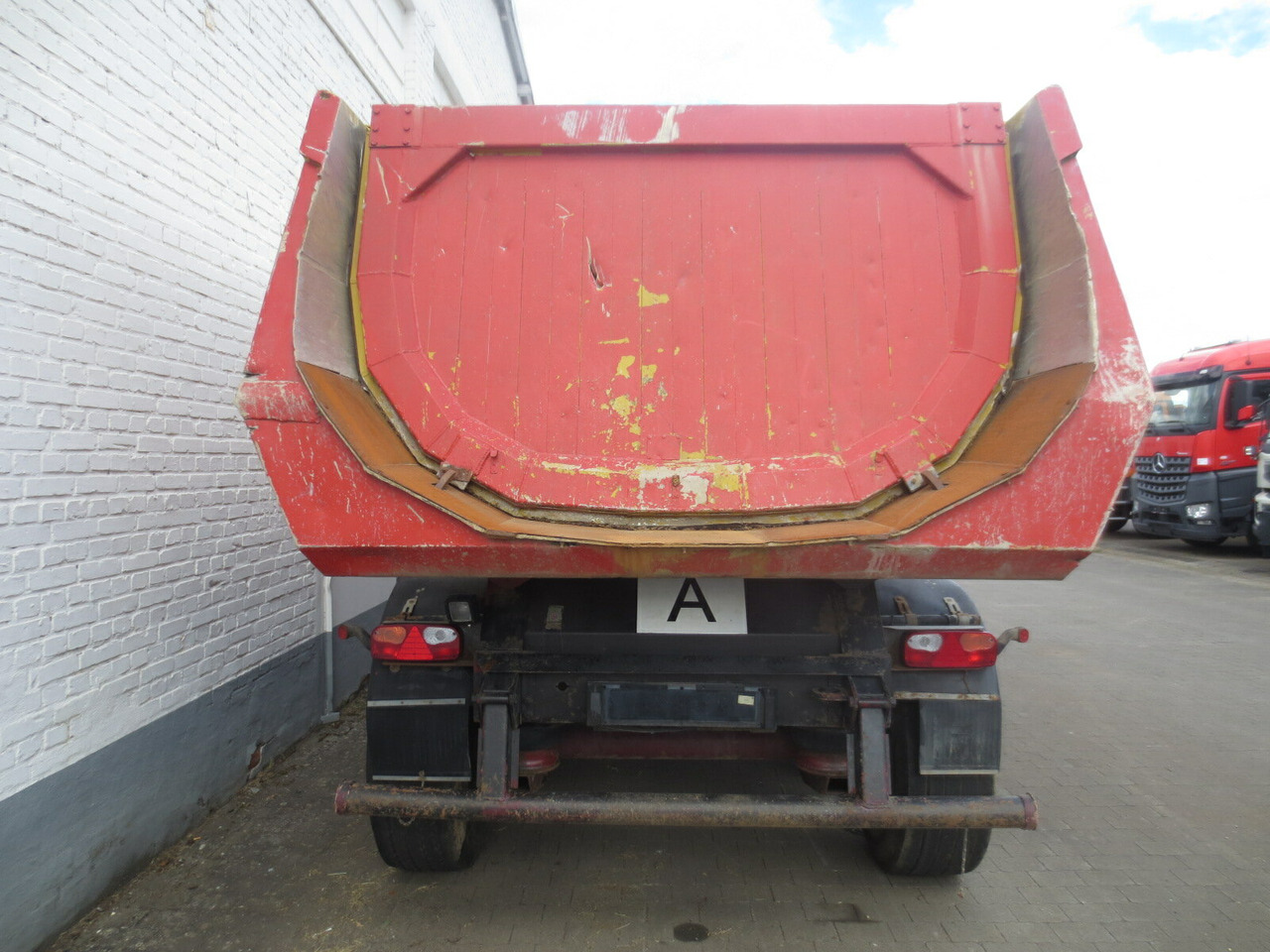 Kögel SKHL 18 SKHL 18 Alu Rundmulde, 24 cbm, Blechboden - Tipper semi-trailer: picture 3 Kögel SKHL 18 SKHL 18 Alu Rundmulde, 24 cbm, Blechboden - Tipper semi-trailer: picture 3