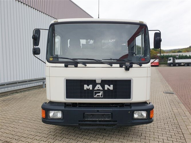 MAN 14.152 F 4x2 BB 14.152 F 4x2 BB mit Kran Hiab 060-2 - Hook lift truck, Crane truck: picture 3 MAN 14.152 F 4x2 BB 14.152 F 4x2 BB mit Kran Hiab 060-2 - Hook lift truck, Crane truck: picture 3