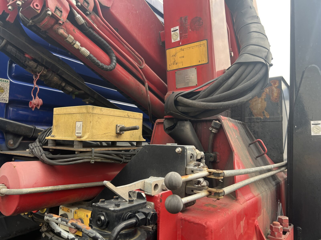 Hook lift truck, Crane truck MAN 25/18.284 6x2-4 LL 25/18.284 6x2-4 LL,Kran HMF 1113 K3, Funk, Retarder: picture 10