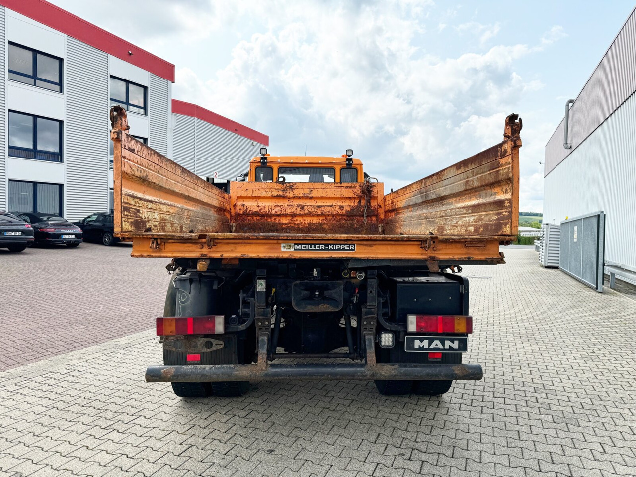 Tipper, Crane truck MAN LE 18.280 4X4 BB LE 18.280 4X4 BB, Winterdienstausstattung, Grüne Plakette: picture 12 Tipper, Crane truck MAN LE 18.280 4X4 BB LE 18.280 4X4 BB, Winterdienstausstattung, Grüne Plakette: picture 12