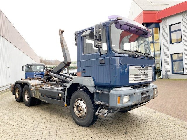 Hook lift truck MAN T40 26.364/414 6x4, 6-Zylinder T40 26.364/414 6x4, 6-Zylinder: picture 9 Hook lift truck MAN T40 26.364/414 6x4, 6-Zylinder T40 26.364/414 6x4, 6-Zylinder: picture 9