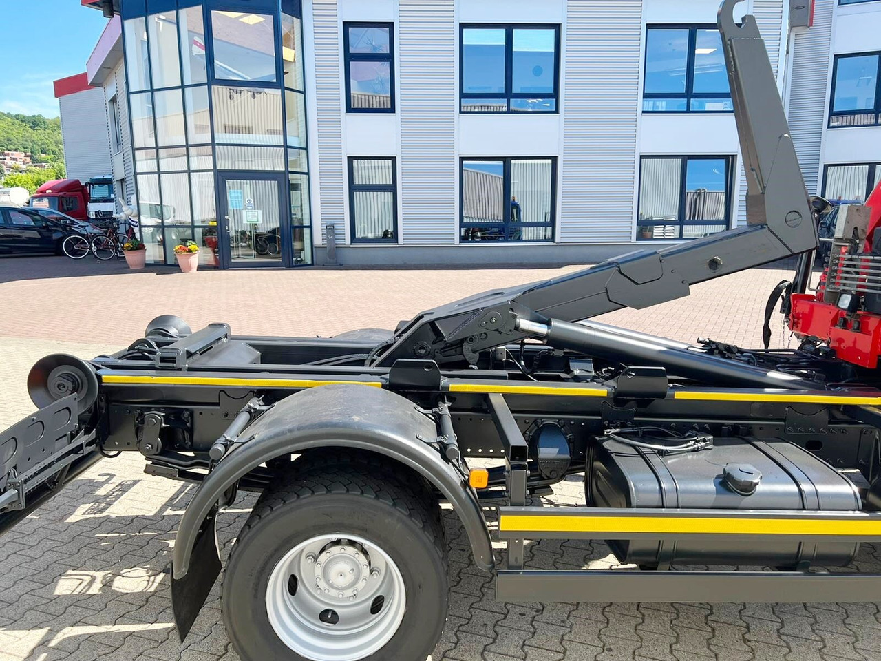 Hook lift truck, Crane truck MAN TGL 12.180/210 4x2 BB TGL 12.180/210 4x2 BB, City-Abroller, Kran AMCO VEBA 807N2S: picture 12