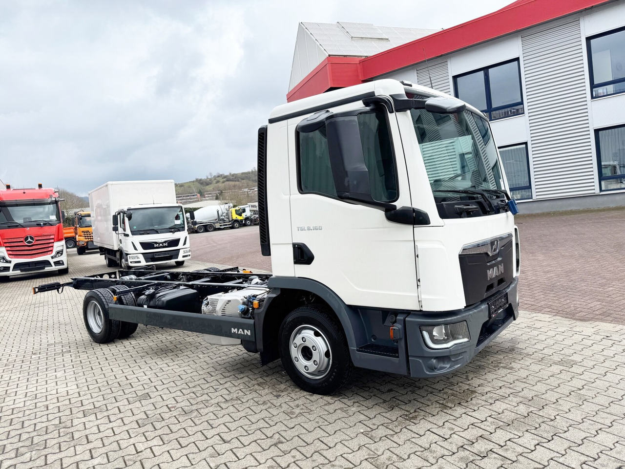 Dropside/ Flatbed truck MAN TGL 8.160/190 4x2 BL CH TGL 8.160/190 4x2 BL CH: picture 9