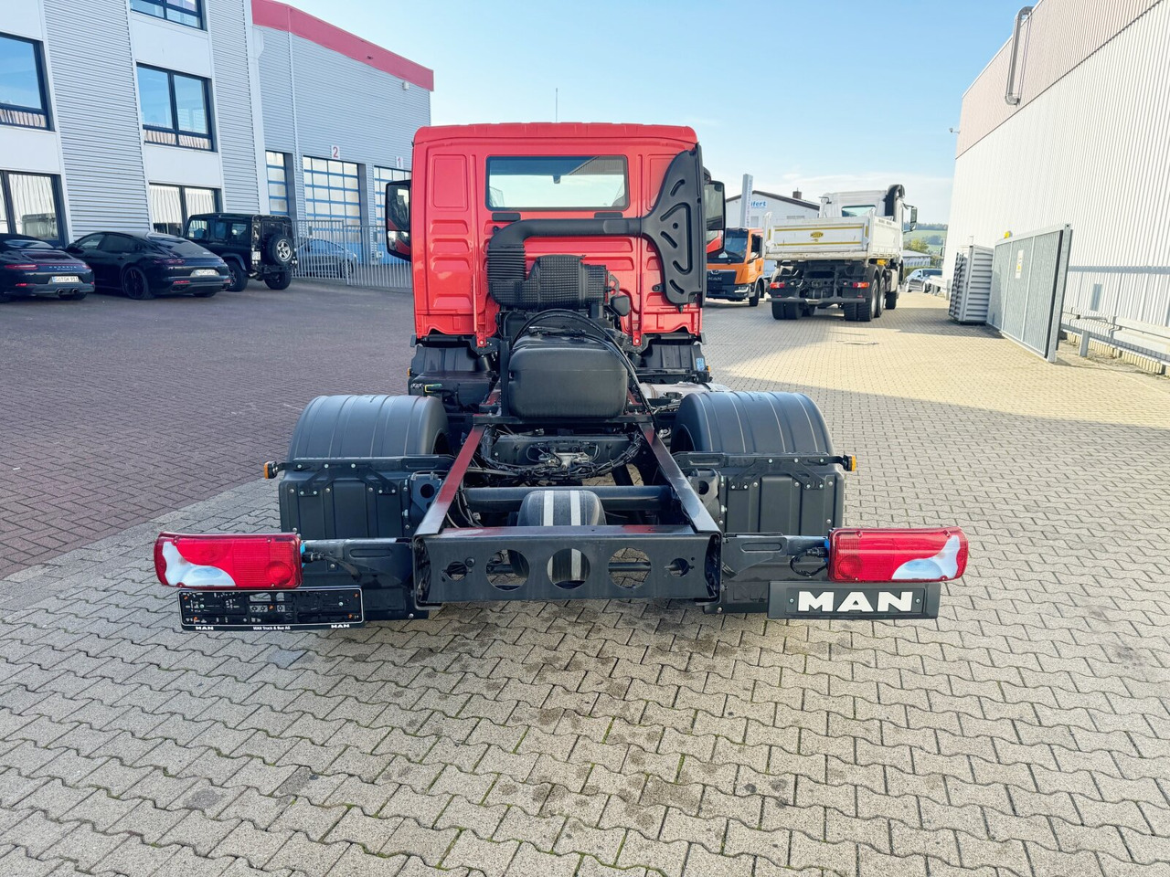 Cab chassis truck MAN TGL 8.190 4x2 BB CH TGL 8.190 4x2 BB CH, Nebenantrieb: picture 11
