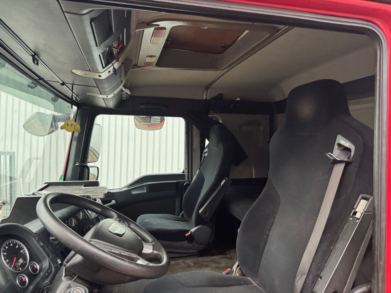 MAN TGM 15.290 4x2 LL TGM 15.290 4x2 LL, Topsleeper, LBW MBB, Möbelkoffer - Box truck: picture 3 MAN TGM 15.290 4x2 LL TGM 15.290 4x2 LL, Topsleeper, LBW MBB, Möbelkoffer - Box truck: picture 3