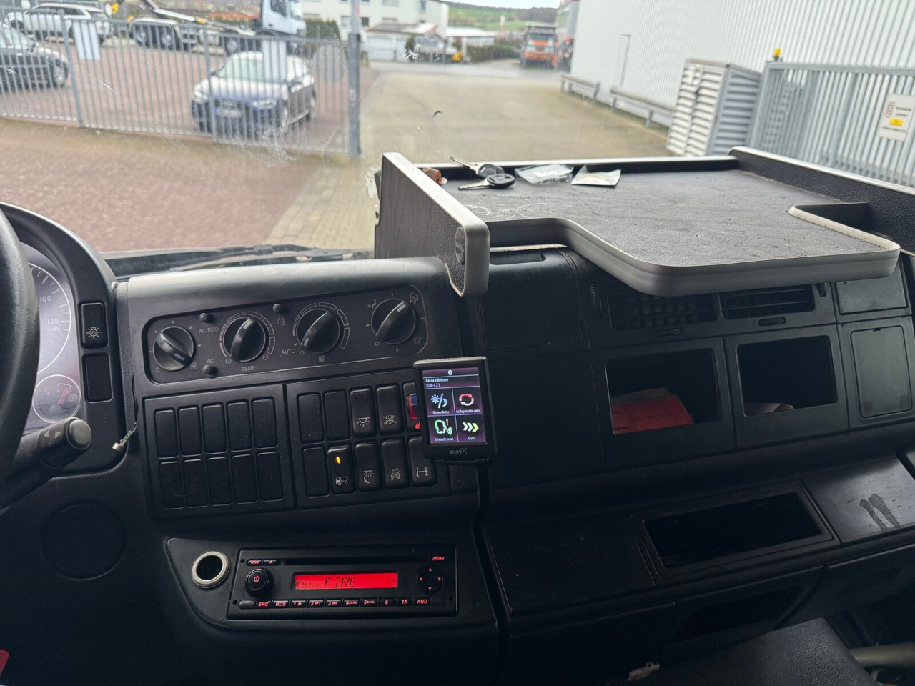 MAN TGM 15.290 4x2 LL TGM 15.290 4x2 LL, Topsleeper, LBW MBB, Möbelkoffer - Box truck: picture 5 MAN TGM 15.290 4x2 LL TGM 15.290 4x2 LL, Topsleeper, LBW MBB, Möbelkoffer - Box truck: picture 5