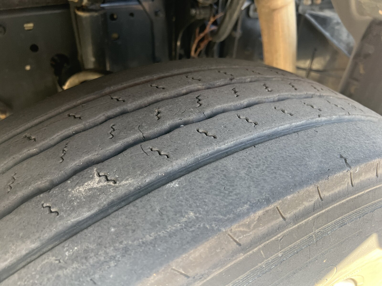 MAN TGM 18.320 4x2 BL TGM 18.320 4x2 BL, Hiab Tele-Absetzanlage, Funk - Skip loader truck: picture 2 MAN TGM 18.320 4x2 BL TGM 18.320 4x2 BL, Hiab Tele-Absetzanlage, Funk - Skip loader truck: picture 2