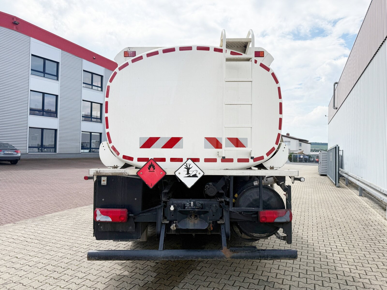 Tank truck MAN TGS 26.400 6x2-4 BL TGS 26.400 6x2-4 BL, Liftachse, ADR, Esterer Tank ca. 20.030l, 3 Kammern, Funk: picture 14