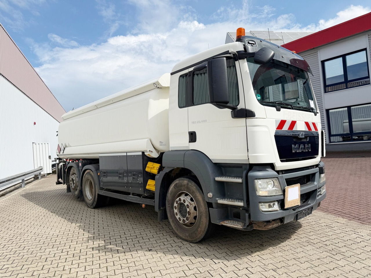 Tank truck MAN TGS 26.400 6x2-4 BL TGS 26.400 6x2-4 BL, Liftachse, ADR, Esterer Tank ca. 20.030l, 3 Kammern, Funk: picture 9
