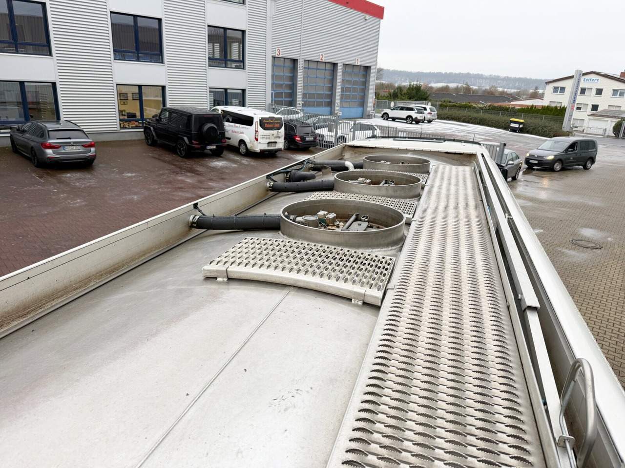 MAN TGS 26.440 6x2-4 BL TGS 26.440 6x2-4 BL, Lenk-/Liftachse, ADR, Esterer Tank ca. 20.340l, 3 Kammern - Tank truck: picture 3 MAN TGS 26.440 6x2-4 BL TGS 26.440 6x2-4 BL, Lenk-/Liftachse, ADR, Esterer Tank ca. 20.340l, 3 Kammern - Tank truck: picture 3