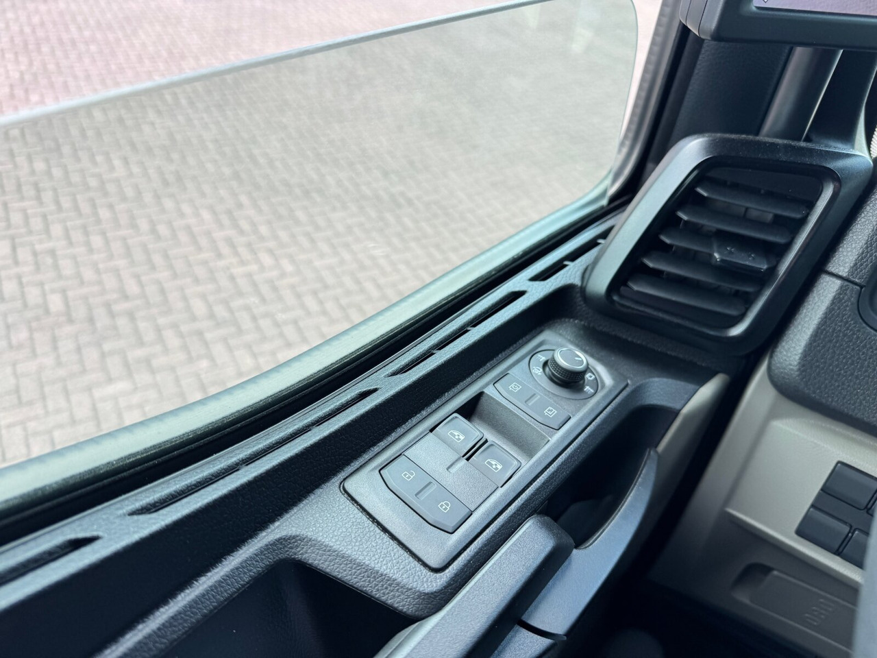 Cab chassis truck MAN TGS 26.520 6x6 BB TGS 26.520 6x6 BB, PriTarder, Navi, Optiview, Einzelbereifung: picture 7 Cab chassis truck MAN TGS 26.520 6x6 BB TGS 26.520 6x6 BB, PriTarder, Navi, Optiview, Einzelbereifung: picture 7