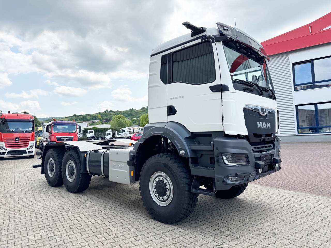 Cab chassis truck MAN TGS 26.520 6x6 BB TGS 26.520 6x6 BB, PriTarder, Navi, Optiview, Einzelbereifung: picture 9 Cab chassis truck MAN TGS 26.520 6x6 BB TGS 26.520 6x6 BB, PriTarder, Navi, Optiview, Einzelbereifung: picture 9