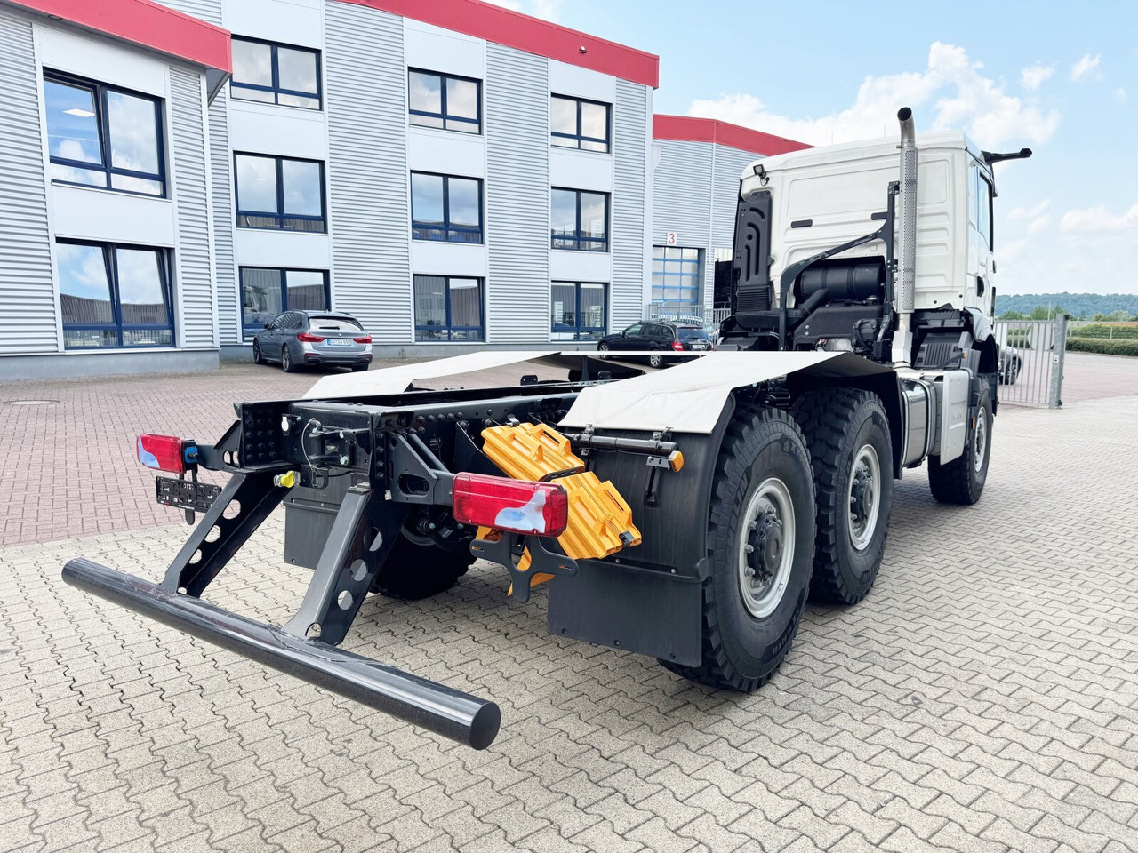 Cab chassis truck MAN TGS 26.520 6x6 BB TGS 26.520 6x6 BB, PriTarder, Navi, Optiview, Einzelbereifung: picture 11 Cab chassis truck MAN TGS 26.520 6x6 BB TGS 26.520 6x6 BB, PriTarder, Navi, Optiview, Einzelbereifung: picture 11