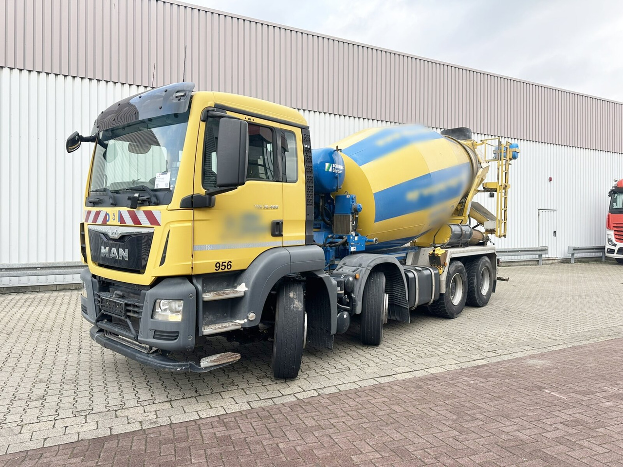 MAN TGS 32.400 8X4 BB TGS 32.400 8x4 BB, Stetter ca. 9m³ - Concrete mixer truck: picture 1 MAN TGS 32.400 8X4 BB TGS 32.400 8x4 BB, Stetter ca. 9m³ - Concrete mixer truck: picture 1