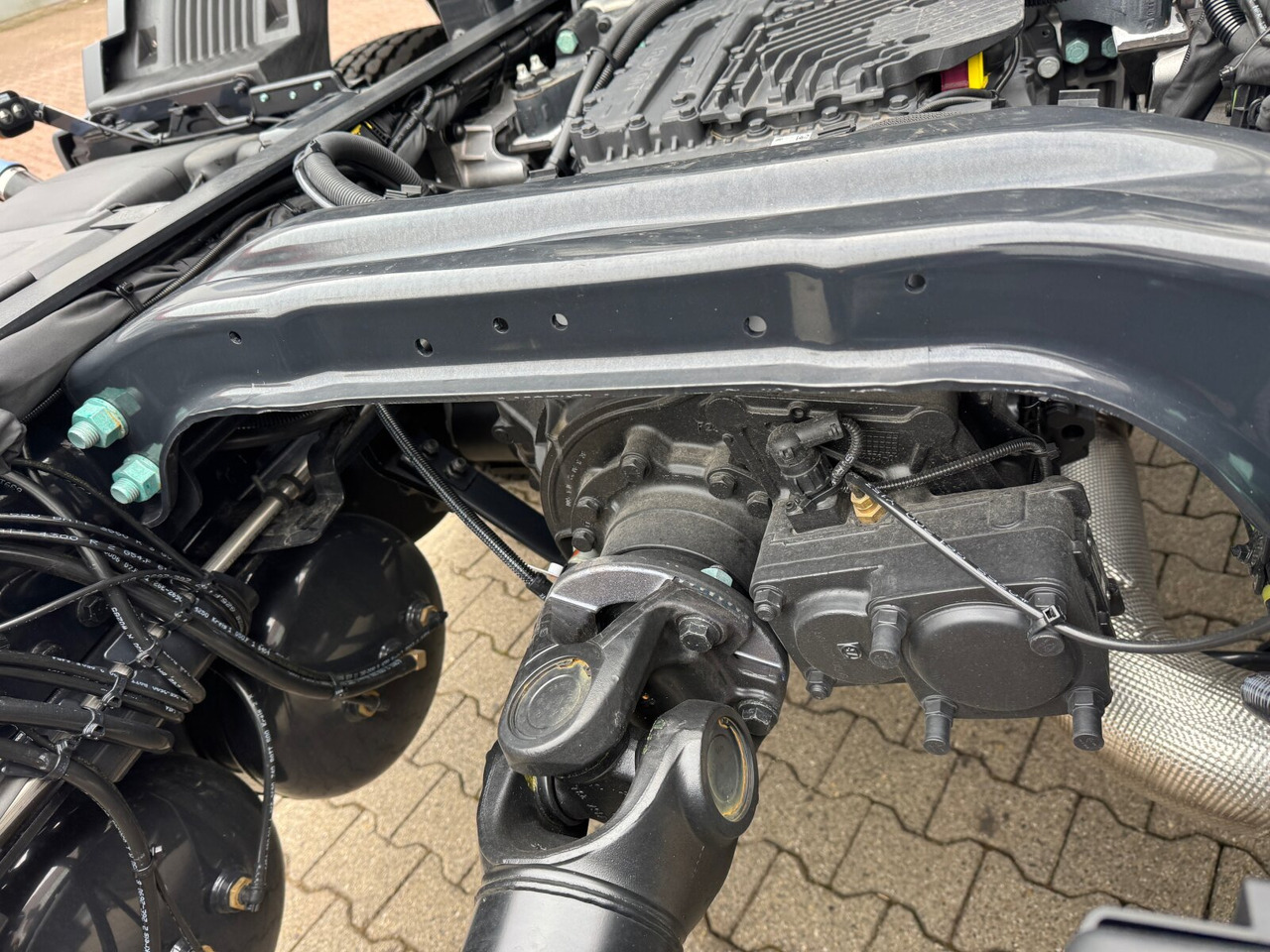 Leasing of MAN TGS 33.440 6x4 BB TGS 33.440 6x4 BB MAN TGS 33.440 6x4 BB TGS 33.440 6x4 BB: picture 14 Leasing of MAN TGS 33.440 6x4 BB TGS 33.440 6x4 BB MAN TGS 33.440 6x4 BB TGS 33.440 6x4 BB: picture 14