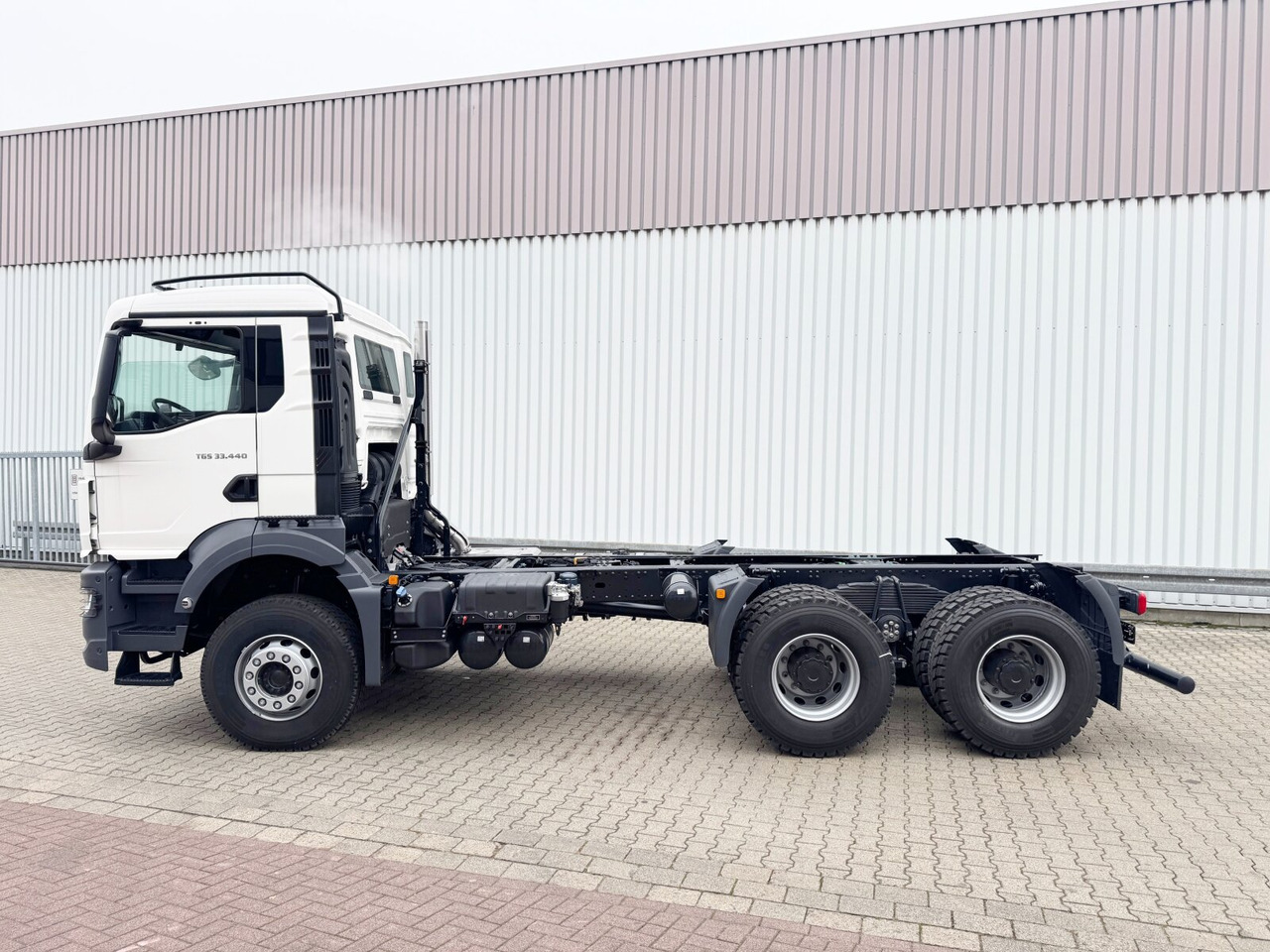 Leasing of MAN TGS 33.440 6x4 BB TGS 33.440 6x4 BB MAN TGS 33.440 6x4 BB TGS 33.440 6x4 BB: picture 12 Leasing of MAN TGS 33.440 6x4 BB TGS 33.440 6x4 BB MAN TGS 33.440 6x4 BB TGS 33.440 6x4 BB: picture 12