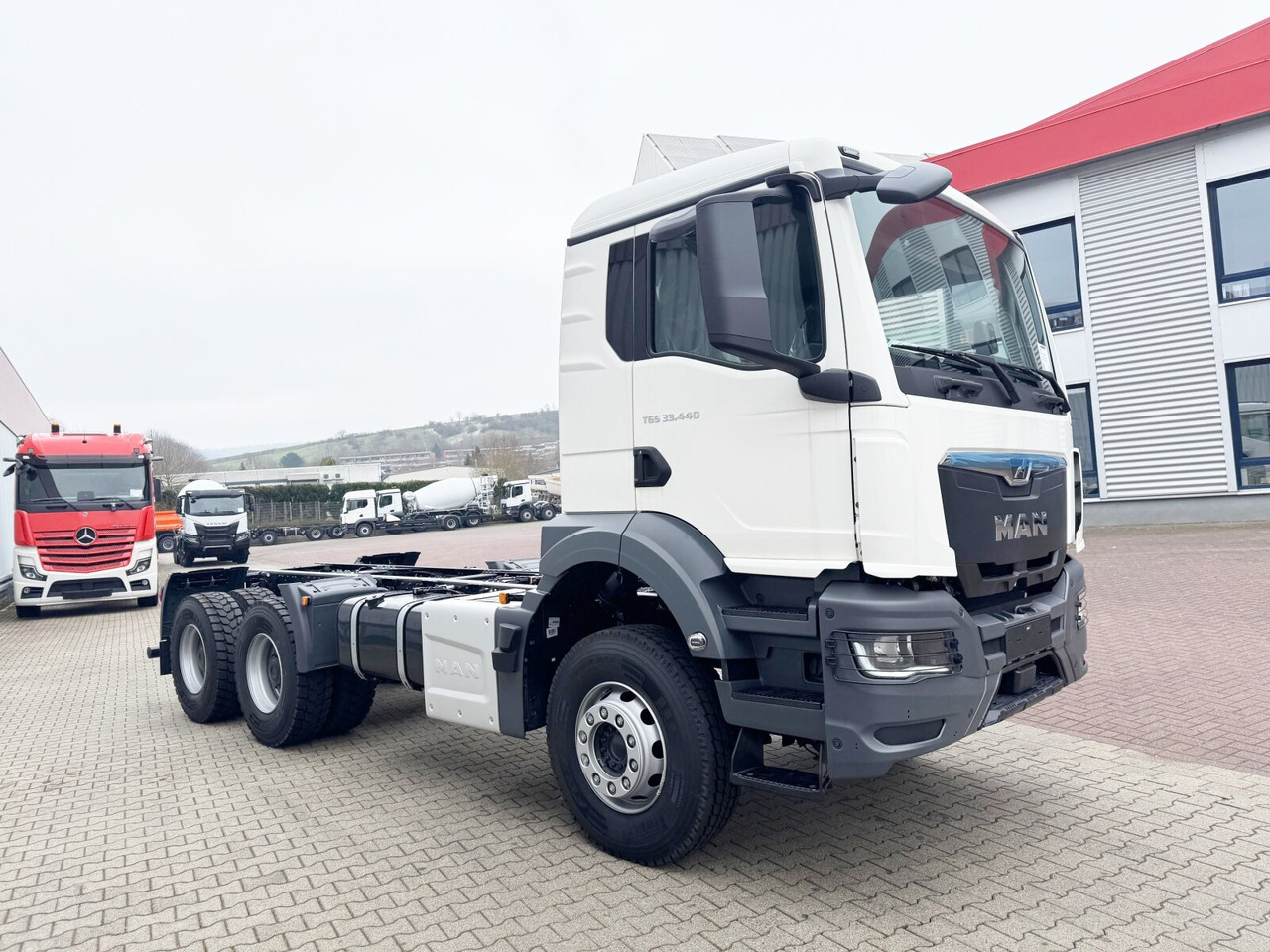 Leasing of MAN TGS 33.440 6x4 BB TGS 33.440 6x4 BB MAN TGS 33.440 6x4 BB TGS 33.440 6x4 BB: picture 8 Leasing of MAN TGS 33.440 6x4 BB TGS 33.440 6x4 BB MAN TGS 33.440 6x4 BB TGS 33.440 6x4 BB: picture 8