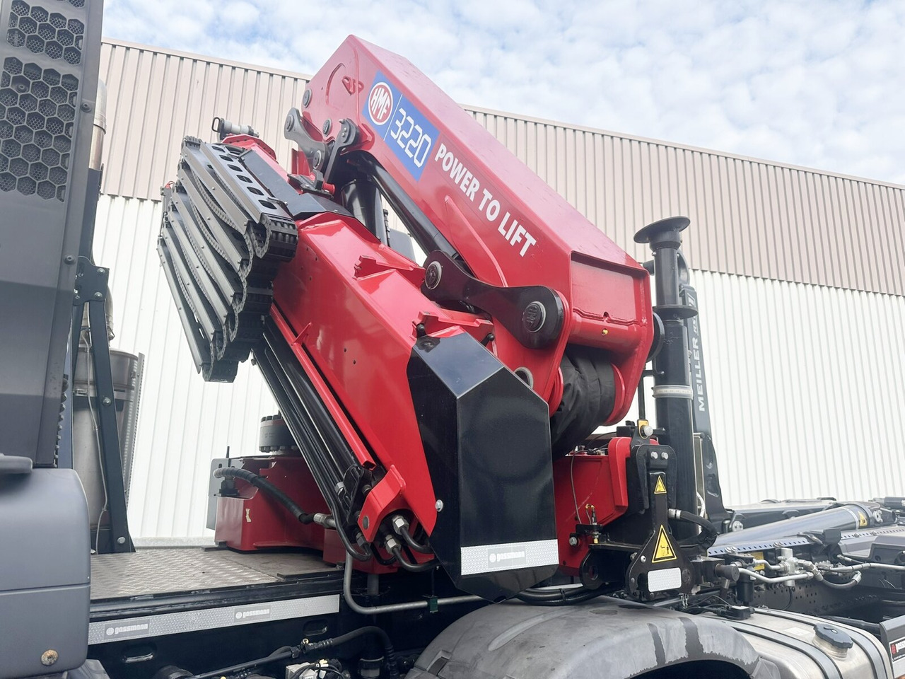 MAN TGS 35.480 8X4 BL TGS 35.480 8X4 BL, Intarder, Kran HMF 3220-K6, 4-fach Abstützung, Funk - Hook lift truck, Crane truck: picture 3 MAN TGS 35.480 8X4 BL TGS 35.480 8X4 BL, Intarder, Kran HMF 3220-K6, 4-fach Abstützung, Funk - Hook lift truck, Crane truck: picture 3