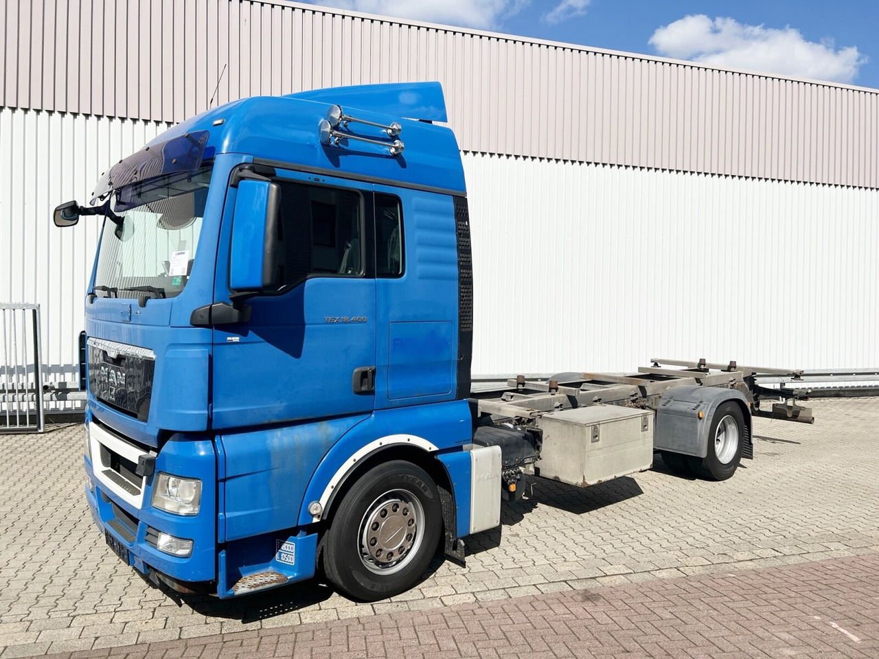 MAN TGX 18.400 4X2 LL TGX 18.400 4X2 LL, Fahrschulausstattung, XLX-Fahrerhaus - Container transporter/ Swap body truck: picture 1 MAN TGX 18.400 4X2 LL TGX 18.400 4X2 LL, Fahrschulausstattung, XLX-Fahrerhaus - Container transporter/ Swap body truck: picture 1