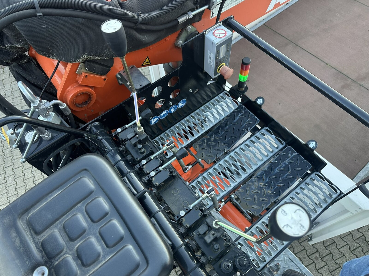 MAN TGX 26.470 6x2-4 BL TGX 26.470 6x2-4 BL, Lenk-/Liftachse, Retarder, Navi, Heckkran Atlas AK 170.2-A2 - Crane truck, Dropside/ Flatbed truck: picture 2 MAN TGX 26.470 6x2-4 BL TGX 26.470 6x2-4 BL, Lenk-/Liftachse, Retarder, Navi, Heckkran Atlas AK 170.2-A2 - Crane truck, Dropside/ Flatbed truck: picture 2