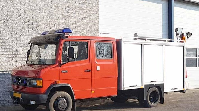 Mercedes-Benz 811D 4x2 LF 811D 4x2 LF Feuerwehrwagen - Fire truck: picture 1 Mercedes-Benz 811D 4x2 LF 811D 4x2 LF Feuerwehrwagen - Fire truck: picture 1