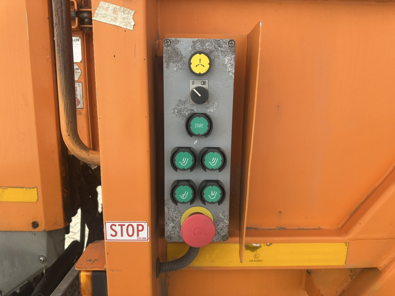 Mercedes-Benz Actros 2532 L 6x2 Actros 2532/41 L 6x2, EEV, Lenkachse, Haller X2C M21, Zöller-Schüttung - Garbage truck: picture 4 Mercedes-Benz Actros 2532 L 6x2 Actros 2532/41 L 6x2, EEV, Lenkachse, Haller X2C M21, Zöller-Schüttung - Garbage truck: picture 4