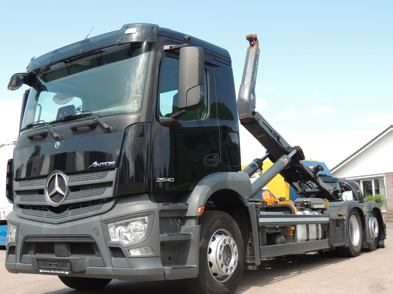 Mercedes-Benz Antos 2540 L 6x2 Antos 2540 L 6x2, Lenk-Liftachse, Meiller, Funk - Hook lift truck: picture 1 Mercedes-Benz Antos 2540 L 6x2 Antos 2540 L 6x2, Lenk-Liftachse, Meiller, Funk - Hook lift truck: picture 1