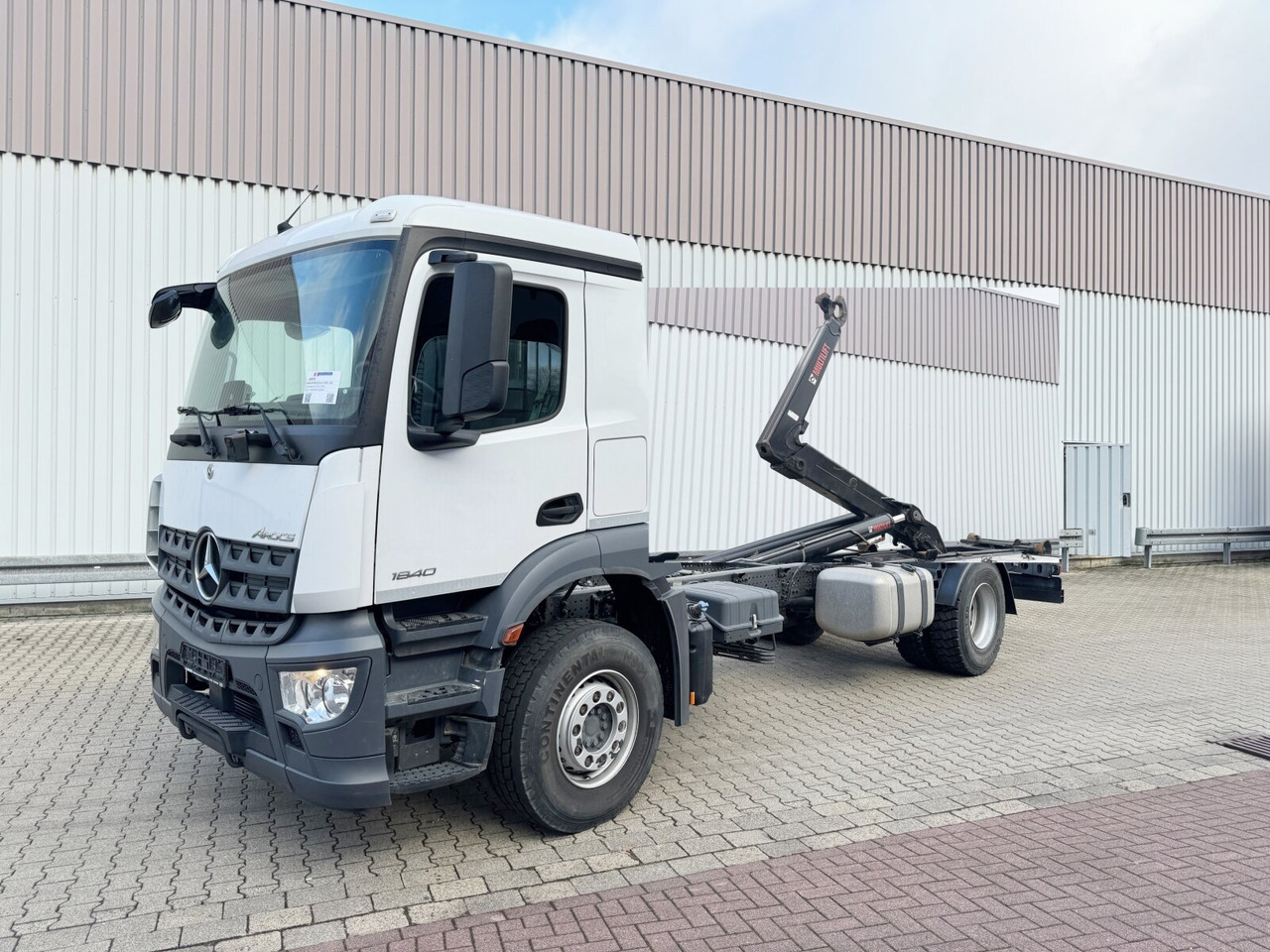 Mercedes-Benz Arocs 1840 L 4x2 Arocs 1840 L 4x2, MultimediaCockpit, Navi - Hook lift truck: picture 1 Mercedes-Benz Arocs 1840 L 4x2 Arocs 1840 L 4x2, MultimediaCockpit, Navi - Hook lift truck: picture 1