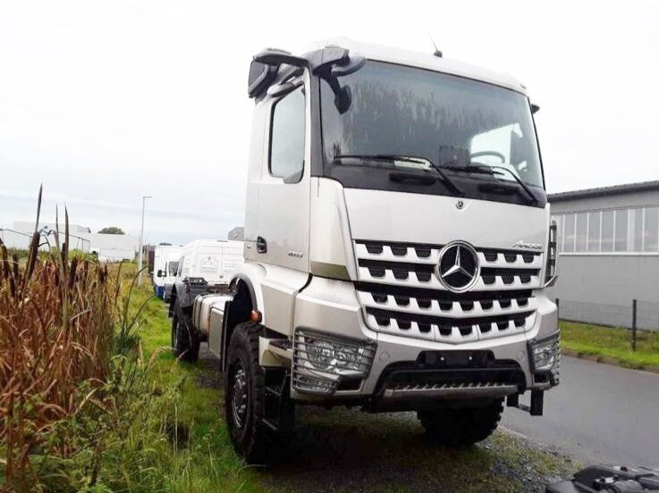 Mercedes-Benz Arocs 2053 A 4x4 Arocs 2053 A 4x4, Grounder, MirrorCam, Multimedia Cockpit, Navi - Cab chassis truck: picture 3 Mercedes-Benz Arocs 2053 A 4x4 Arocs 2053 A 4x4, Grounder, MirrorCam, Multimedia Cockpit, Navi - Cab chassis truck: picture 3