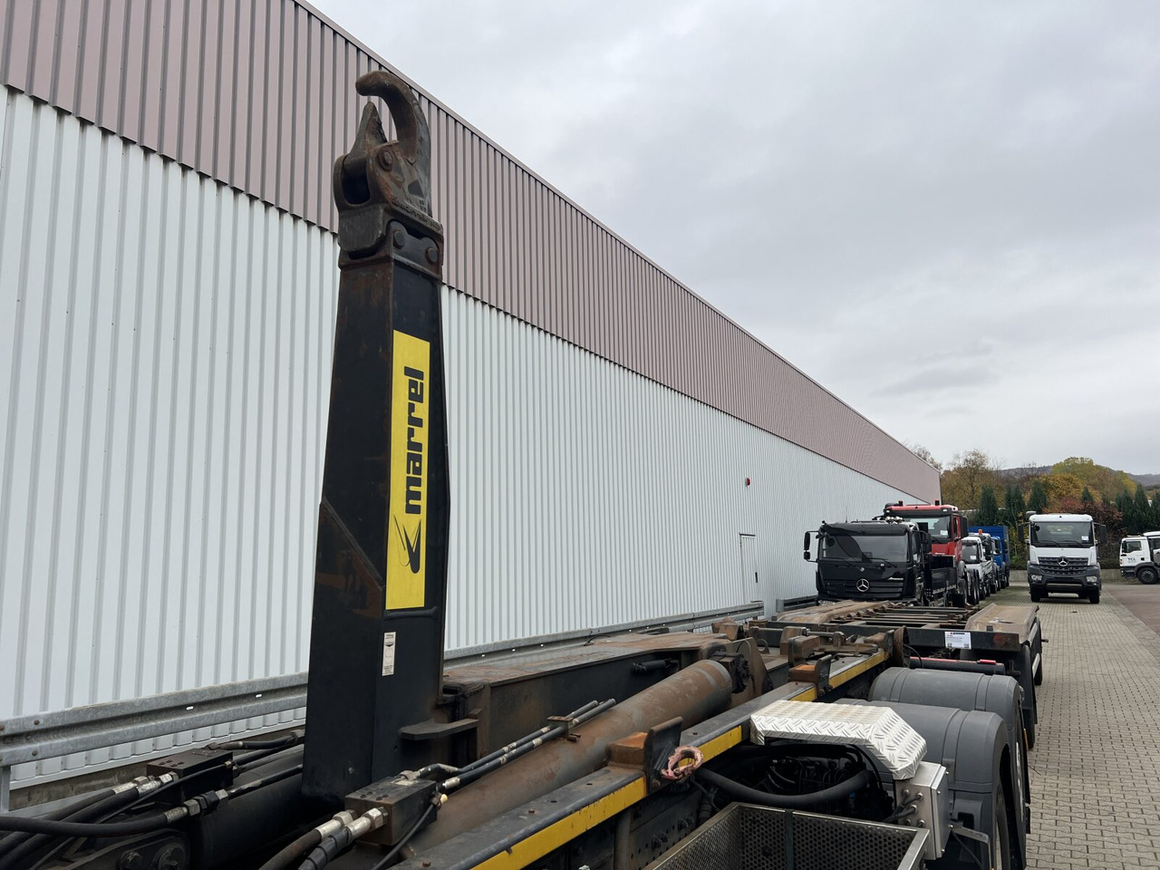 Hook lift truck Mercedes-Benz Arocs 2552 L 6x2 Arocs 2552 L 6x2, Lenk-/Liftachse: picture 13