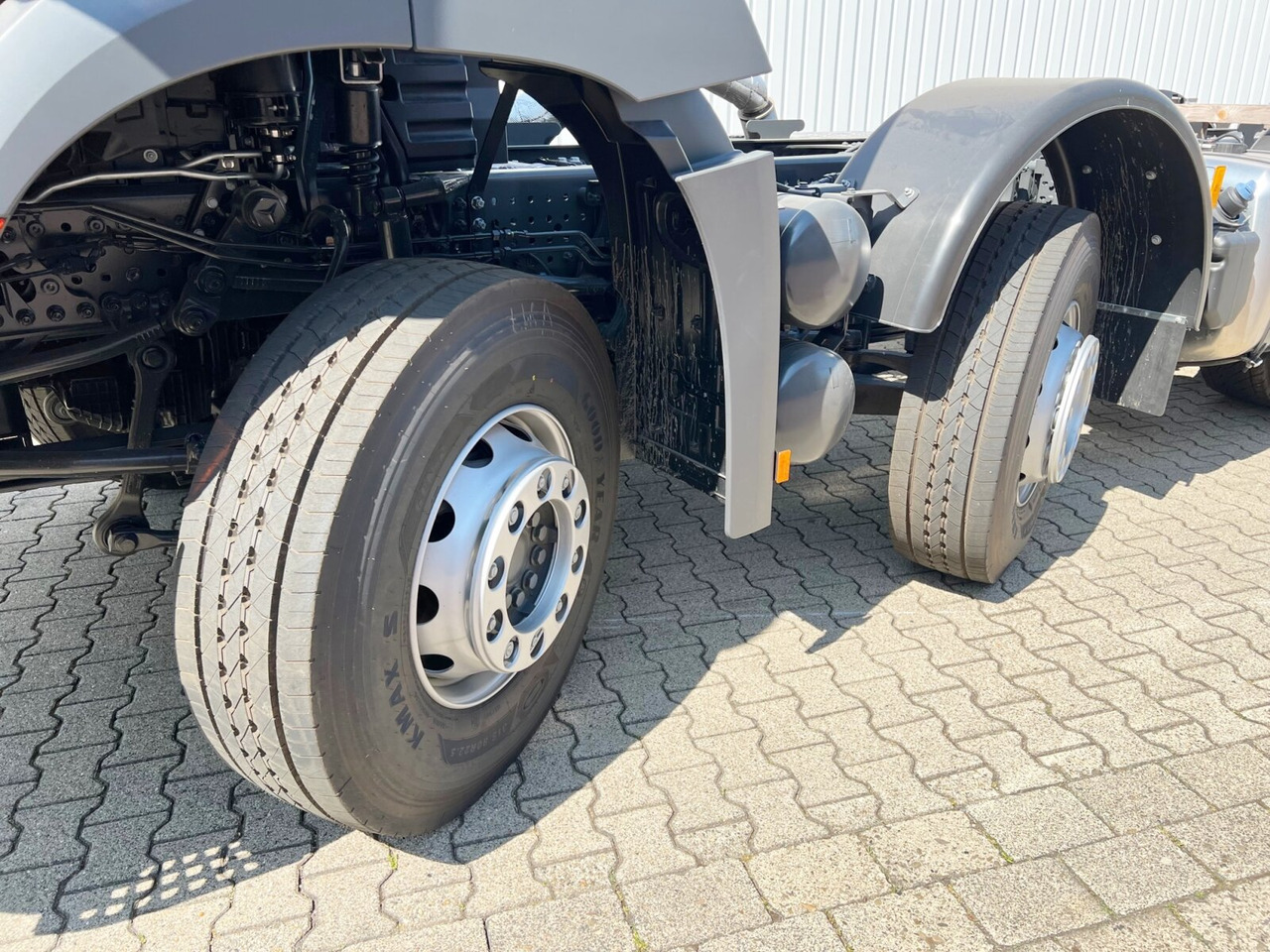 Mercedes-Benz Arocs 3240 8x4 Arocs 3240 8x4, Meiller 3-Seiten Kipper, ca. 14m³ - Tipper: picture 3 Mercedes-Benz Arocs 3240 8x4 Arocs 3240 8x4, Meiller 3-Seiten Kipper, ca. 14m³ - Tipper: picture 3