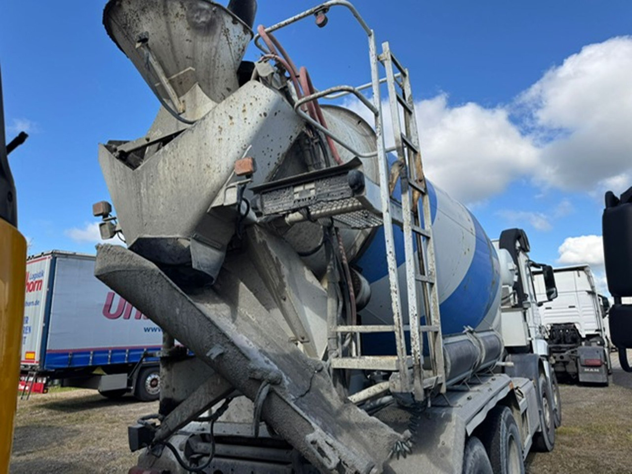 Concrete mixer truck Mercedes-Benz Arocs 3251 LB 8x4/4 Arocs 3251 LB 8x4/4, Betonmischer Liebherr ca. 9m³: picture 9