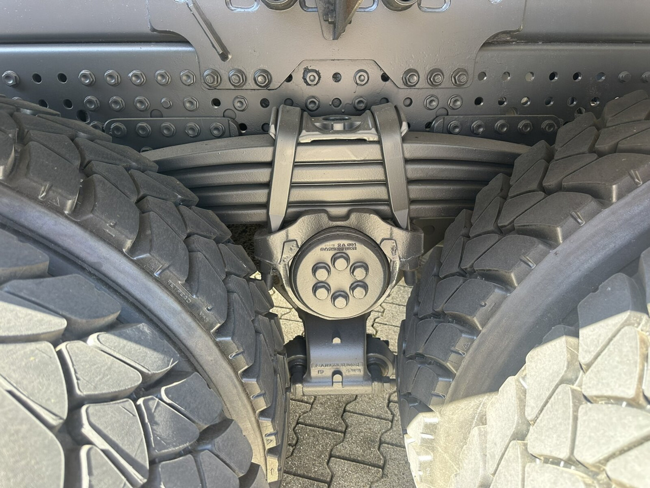 Mercedes-Benz Arocs 4142 K 8x4/4 Arocs 4142/45 K 8x4/4, Meiller Bordmatik links - Tipper: picture 4 Mercedes-Benz Arocs 4142 K 8x4/4 Arocs 4142/45 K 8x4/4, Meiller Bordmatik links - Tipper: picture 4